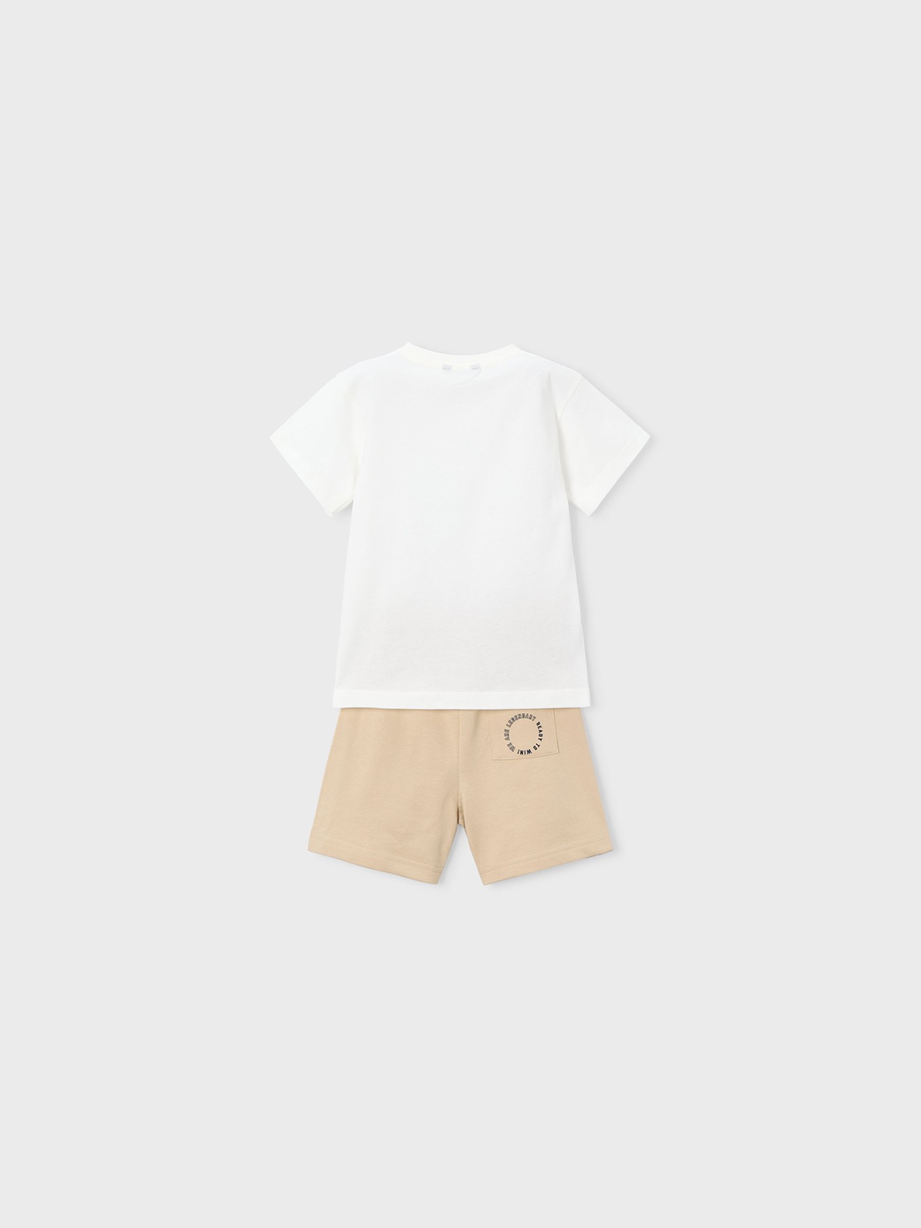 Conjunto de T-shirt e Calções