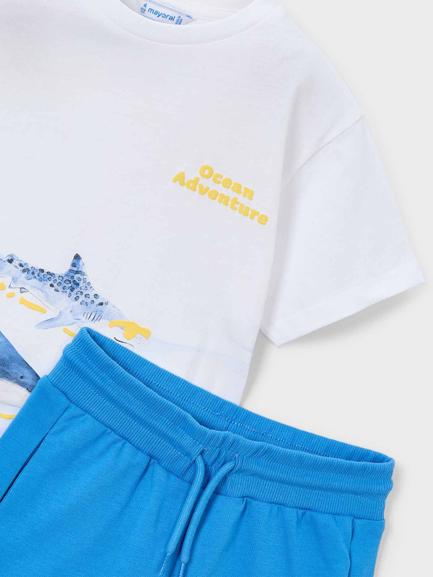 Conjunto de T-shirt e Calções