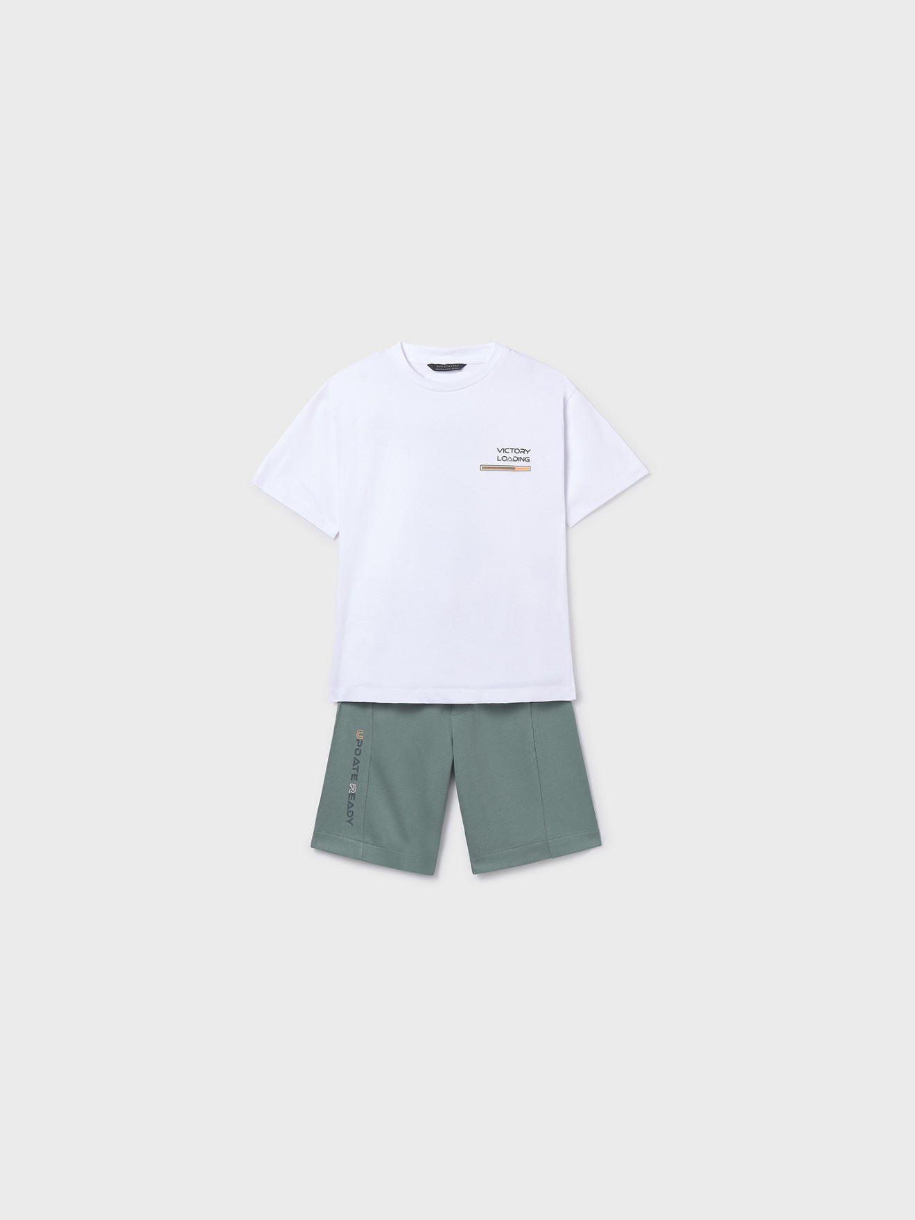 Conjunto Desportivo de T-shirt e Calções
