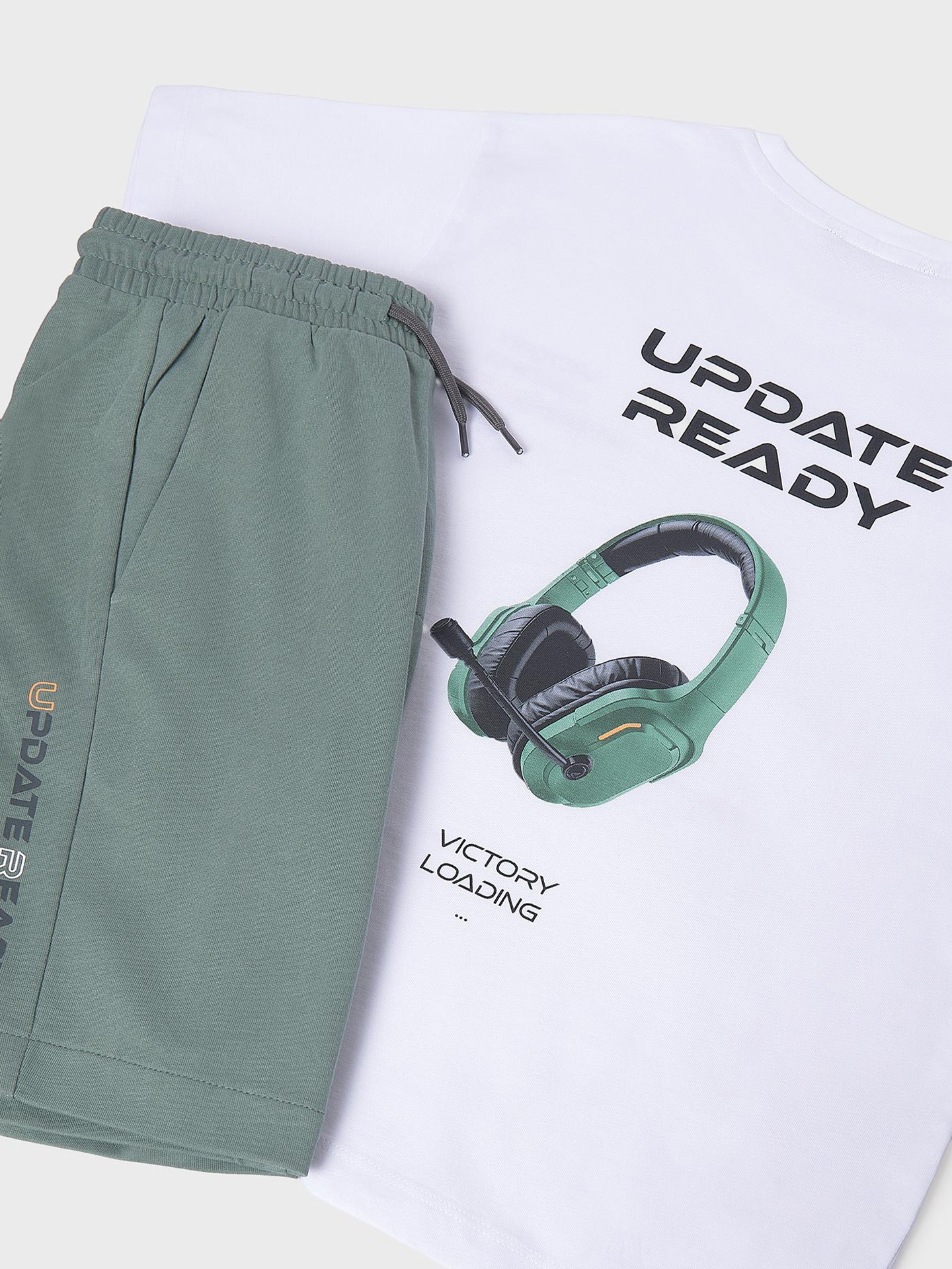 Conjunto Desportivo de T-shirt e Calções