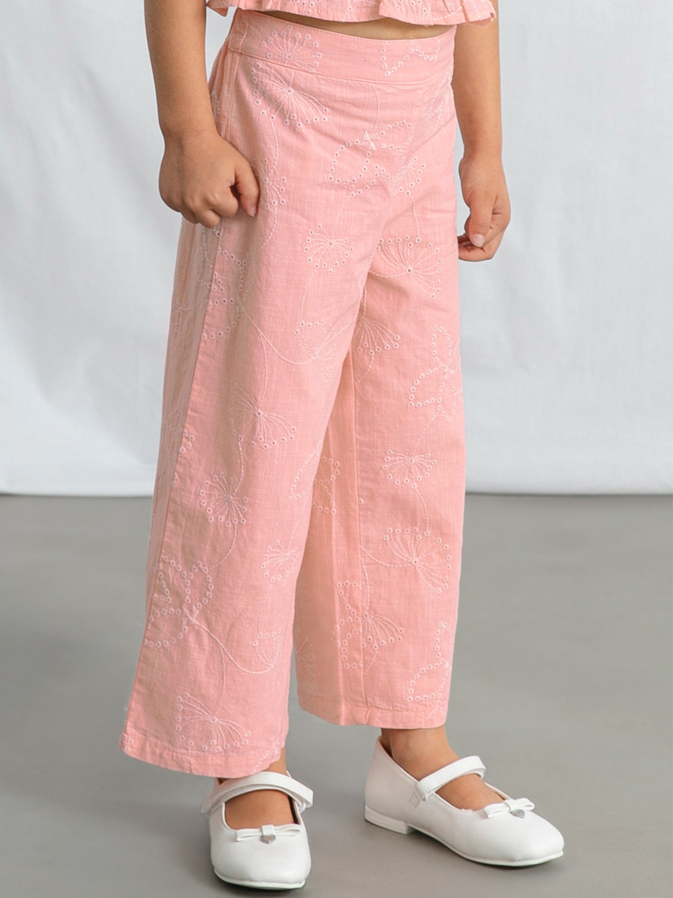 Conjunto de Top Franzido e Cal�as Largas