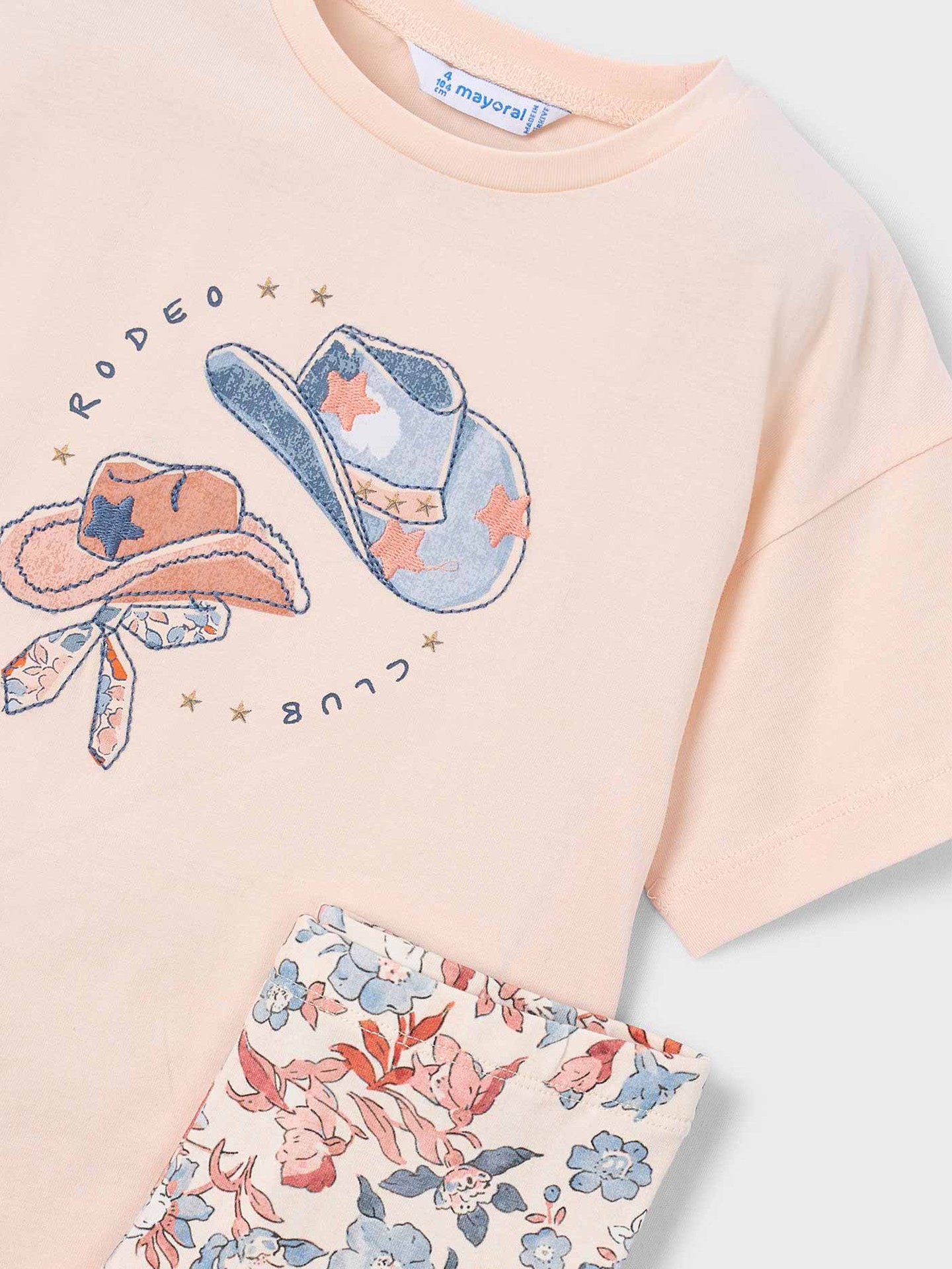 Conjunto de T-shirt e Leggings