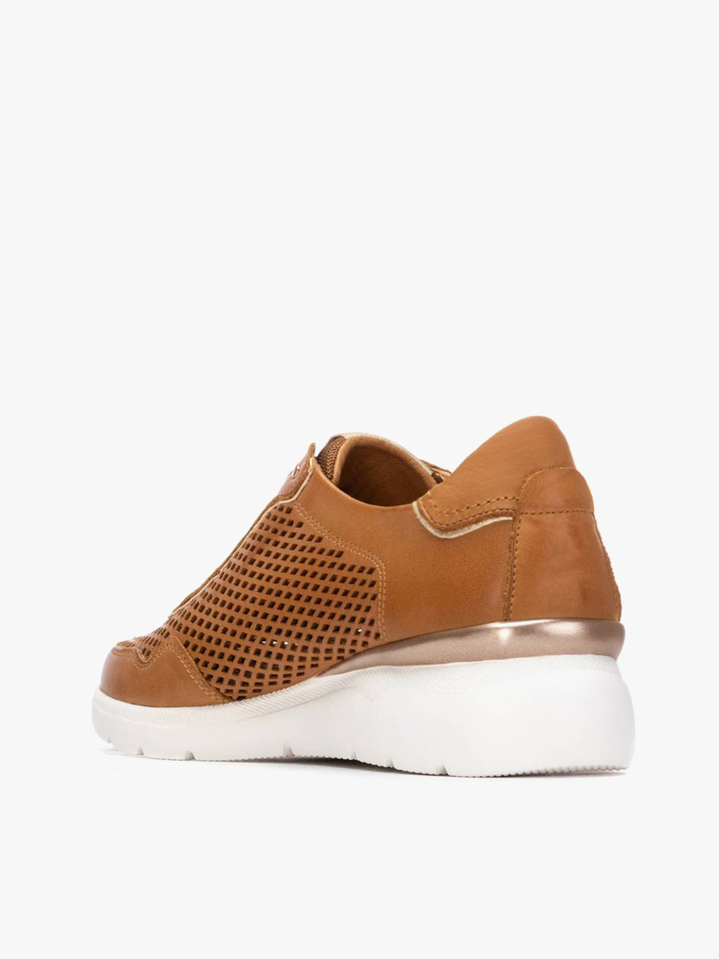 Sapatilhas Perfuradas em Pele