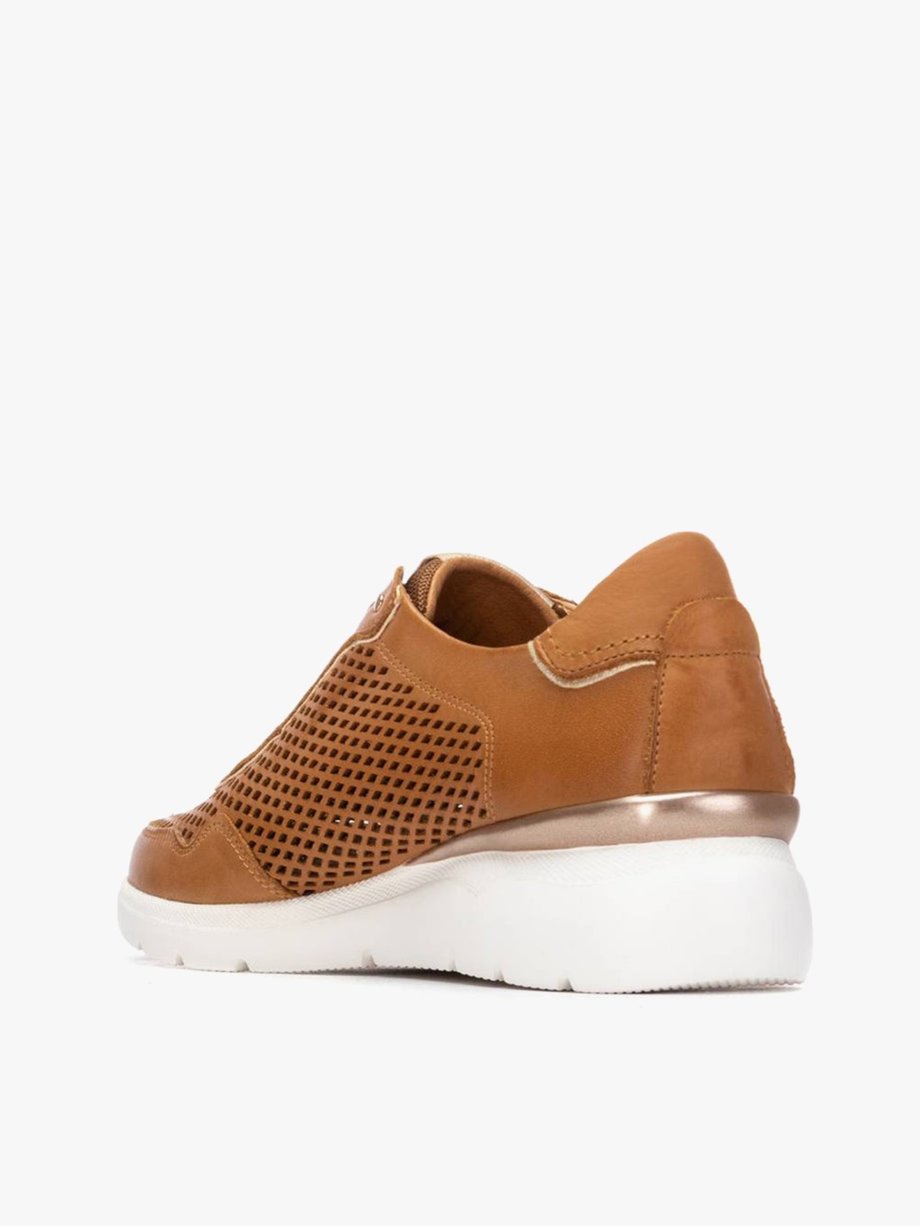 Sapatilhas Perfuradas em Pele