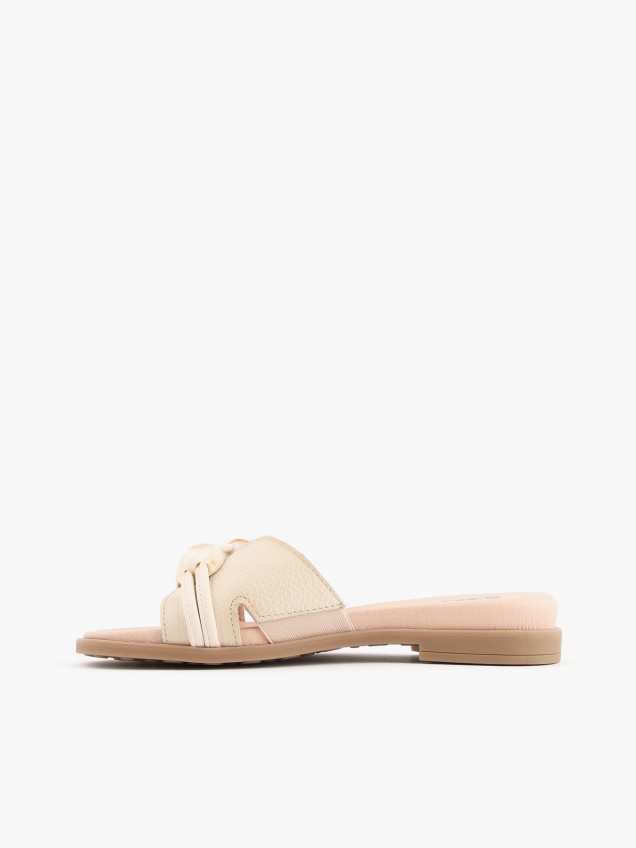 Chinelas Rasas de Pele