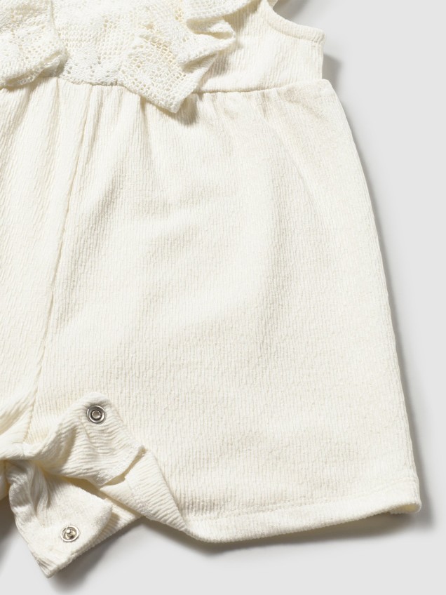 Macacão Curto com Folhos