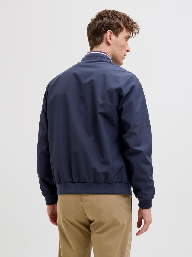 Blusão Estilo Bomber com Fecho de Correr