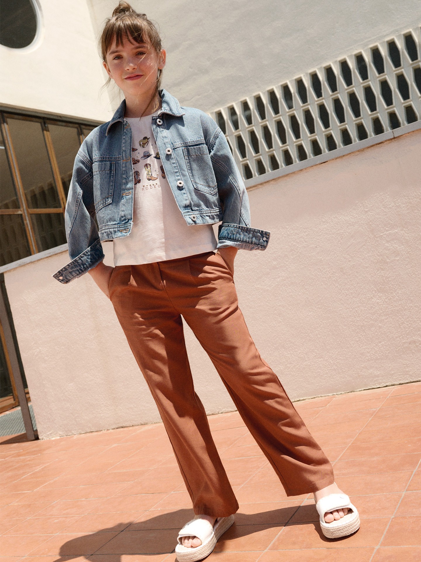 Calças de Perna Larga com Pinças