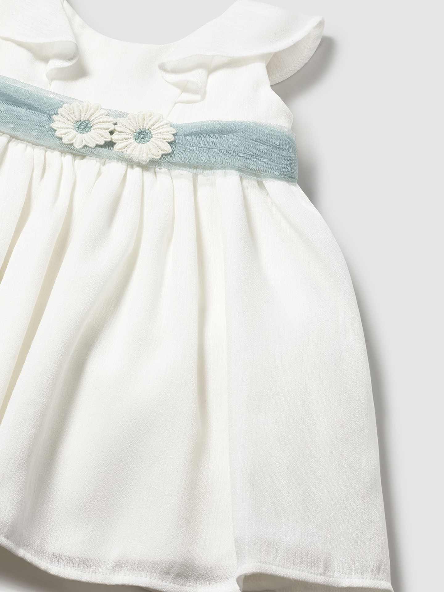 Vestido de Cerimónia com Faixa de Tule e Flores