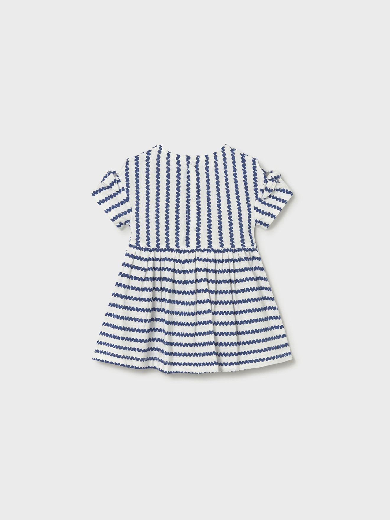 Vestido com Padrão e Mala