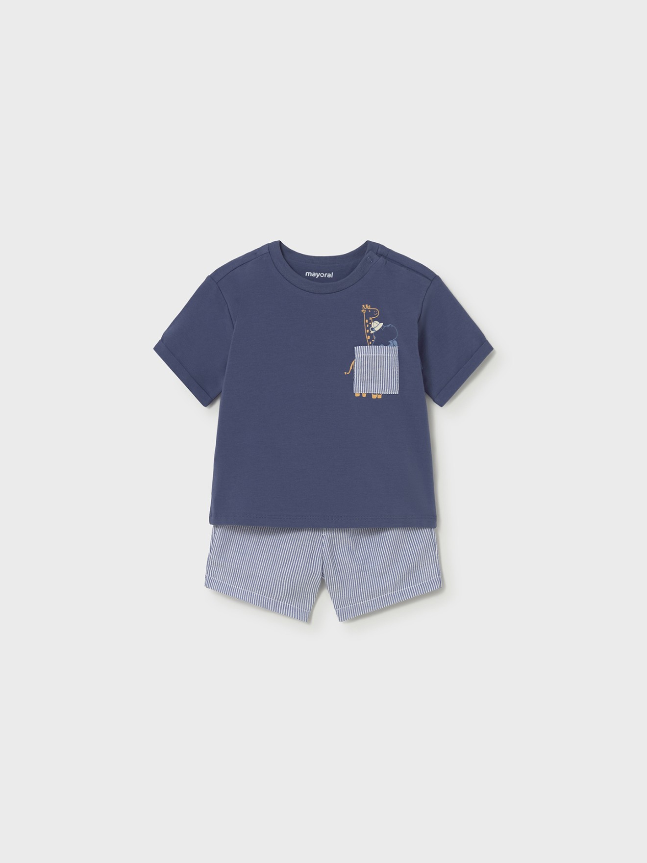 Conjunto de T-shirt e Calções