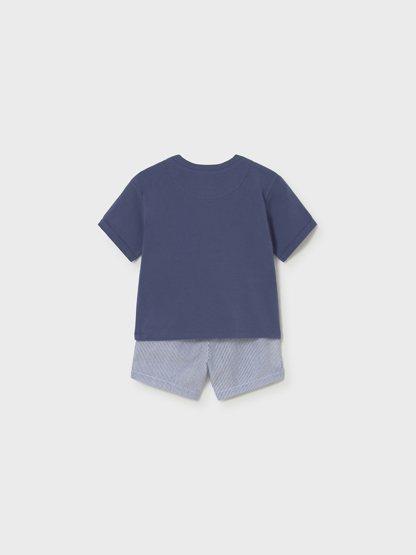 Conjunto de T-shirt e Calções