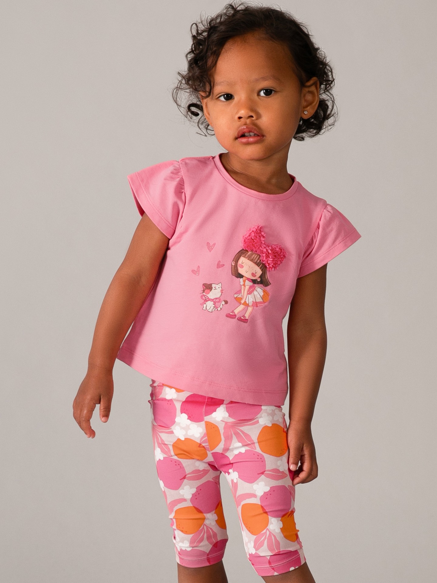 Conjunto de T-shirt e Leggings