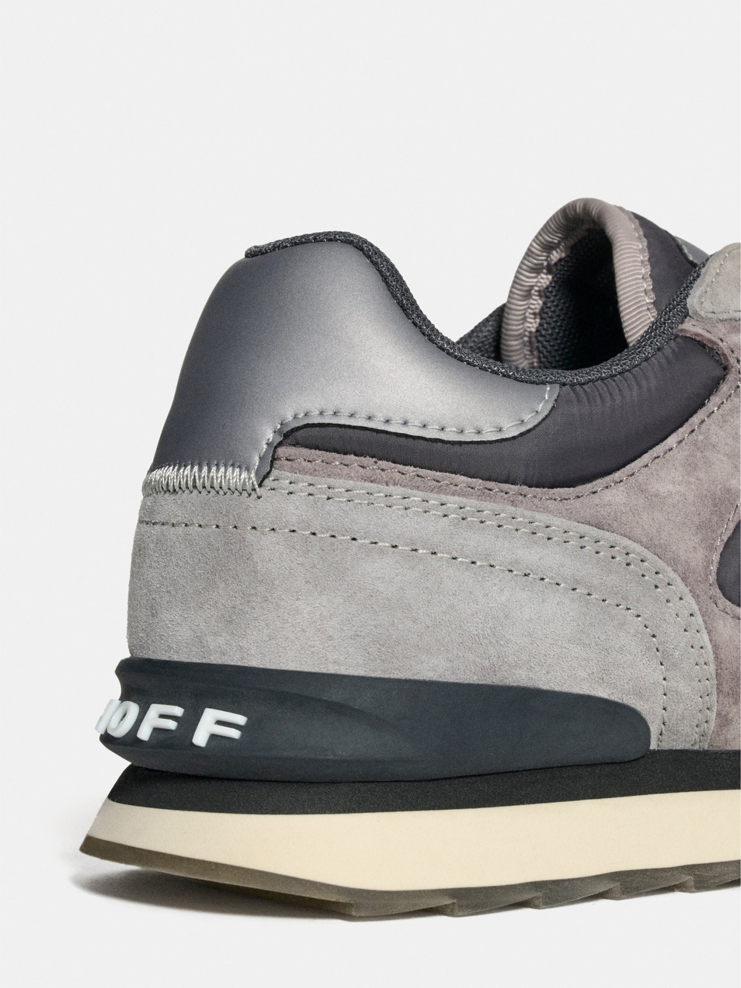 Sapatilhas City em Pele