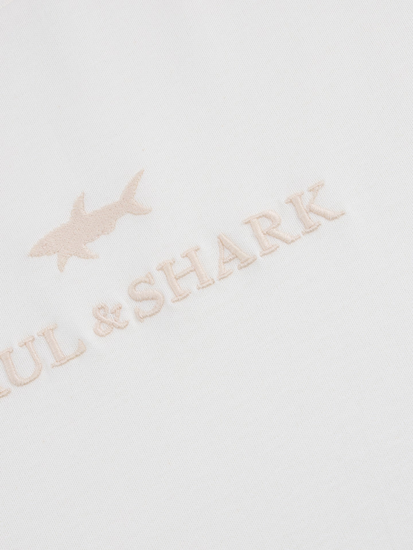 T-shirt com Logótipo Bordado