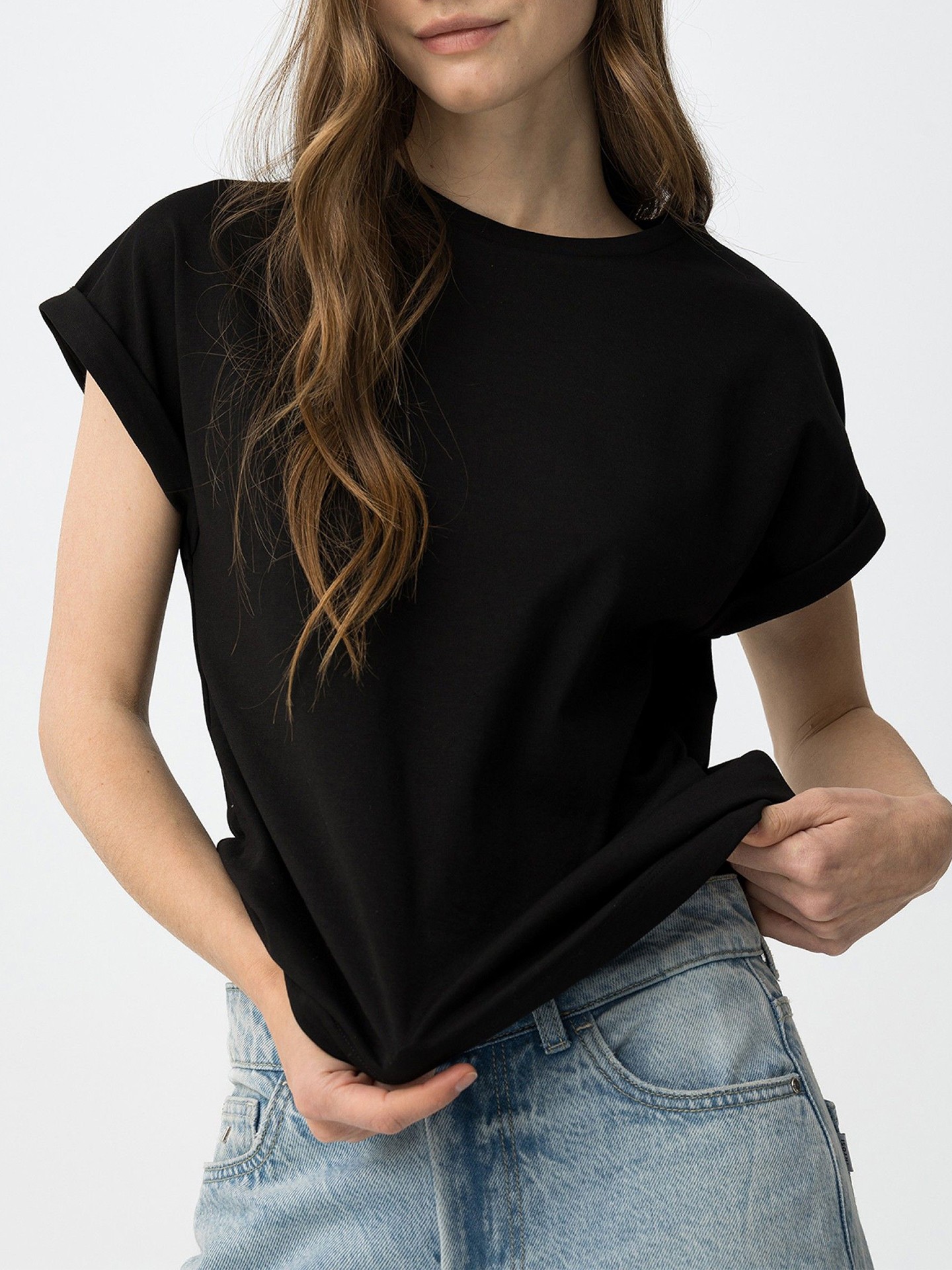 T-shirt com Manga Dobrada