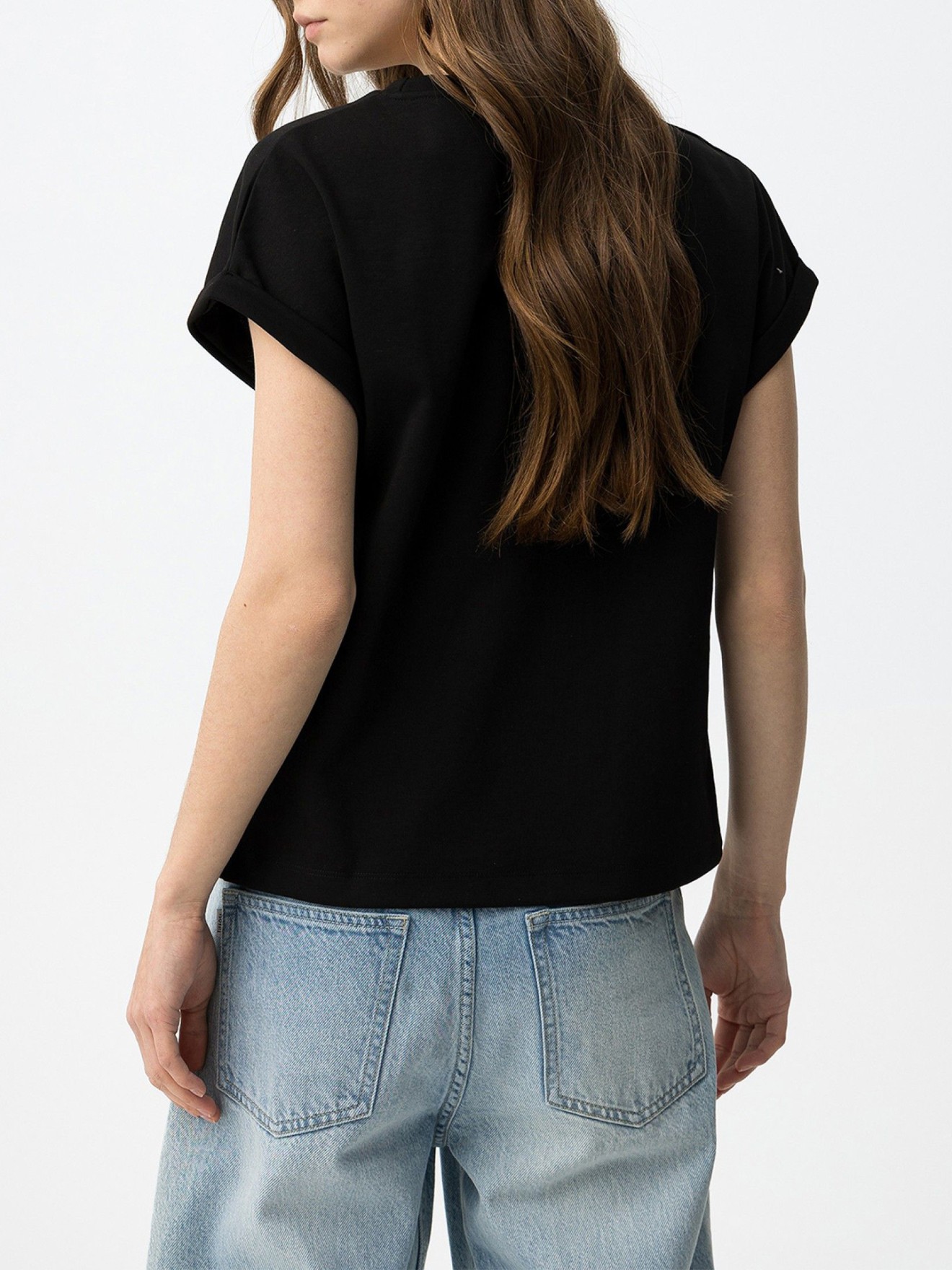 T-shirt com Manga Dobrada