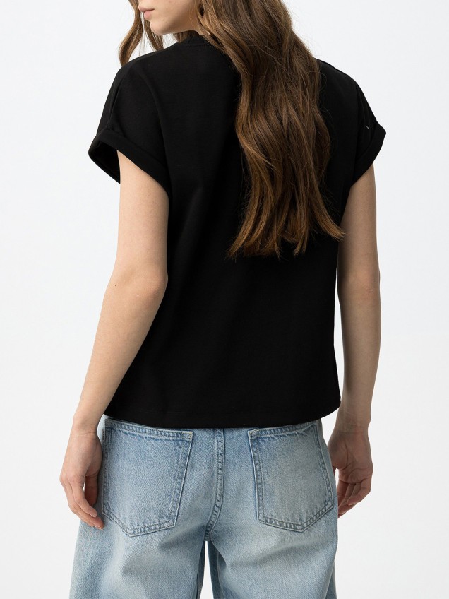 T-shirt com Manga Dobrada