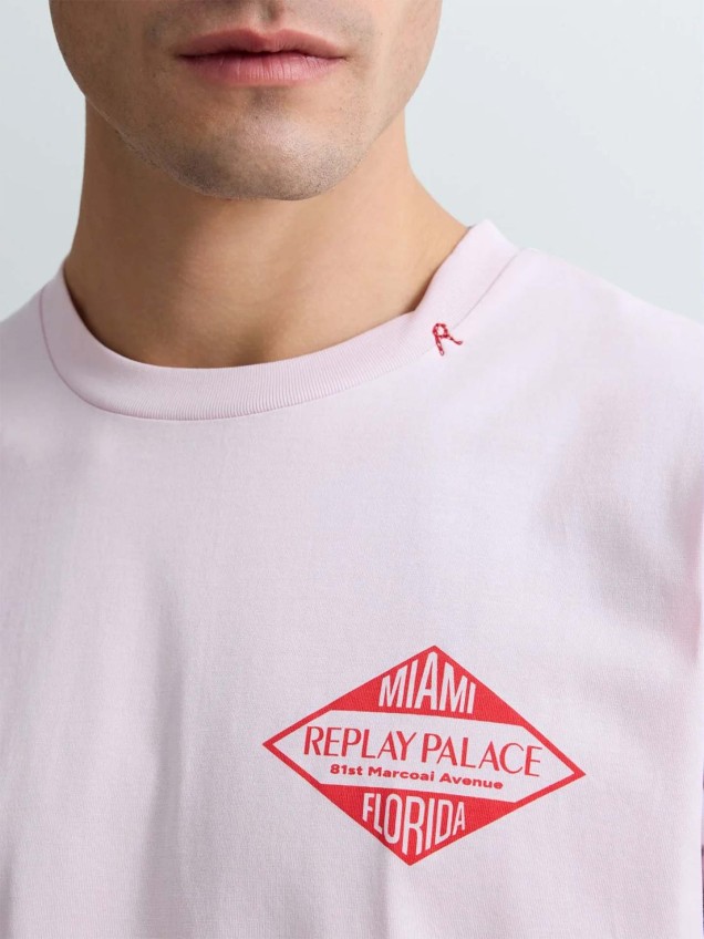 T-shirt com Estampado Gráfico