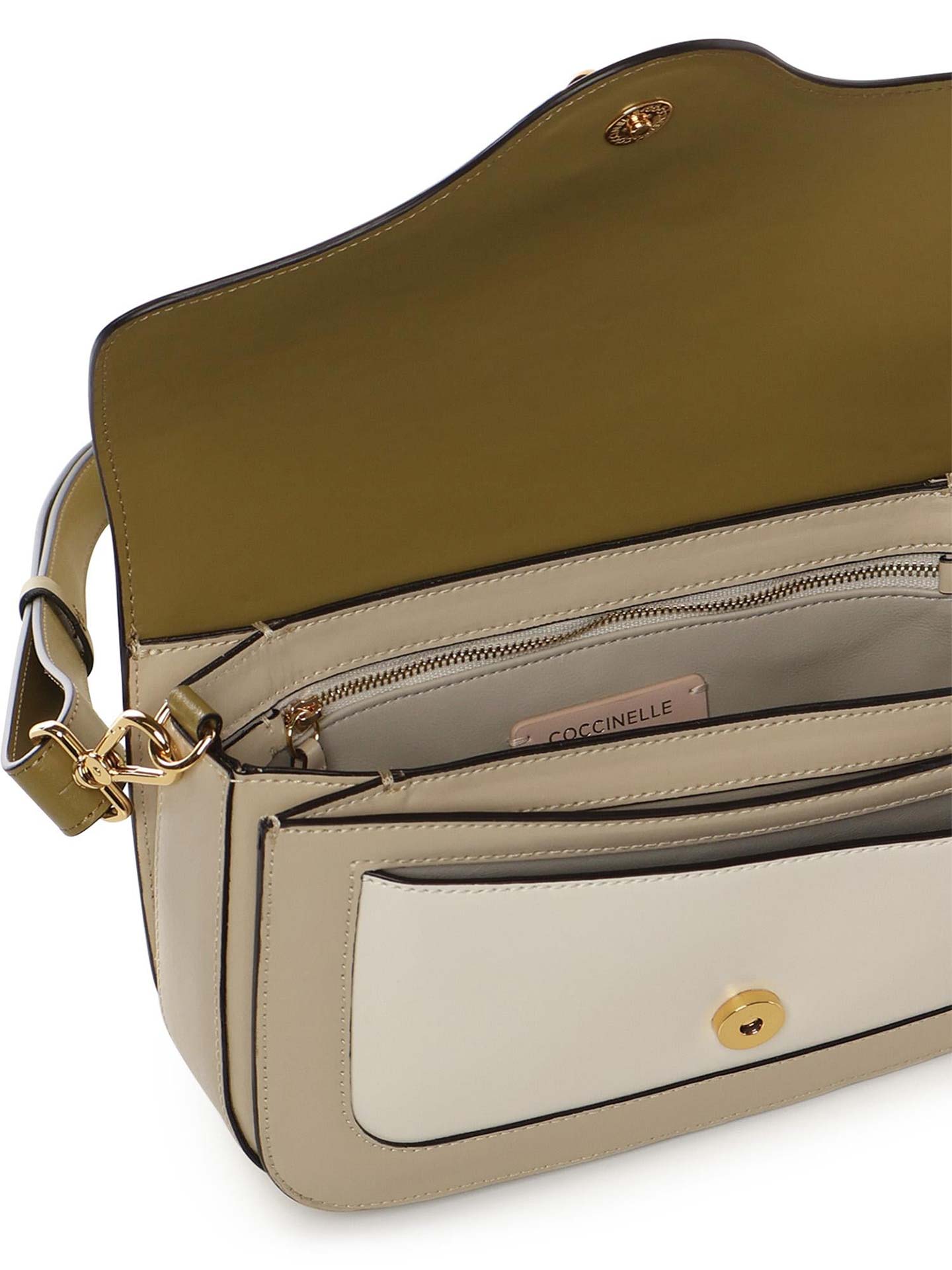 Mala de Ombro em Pele