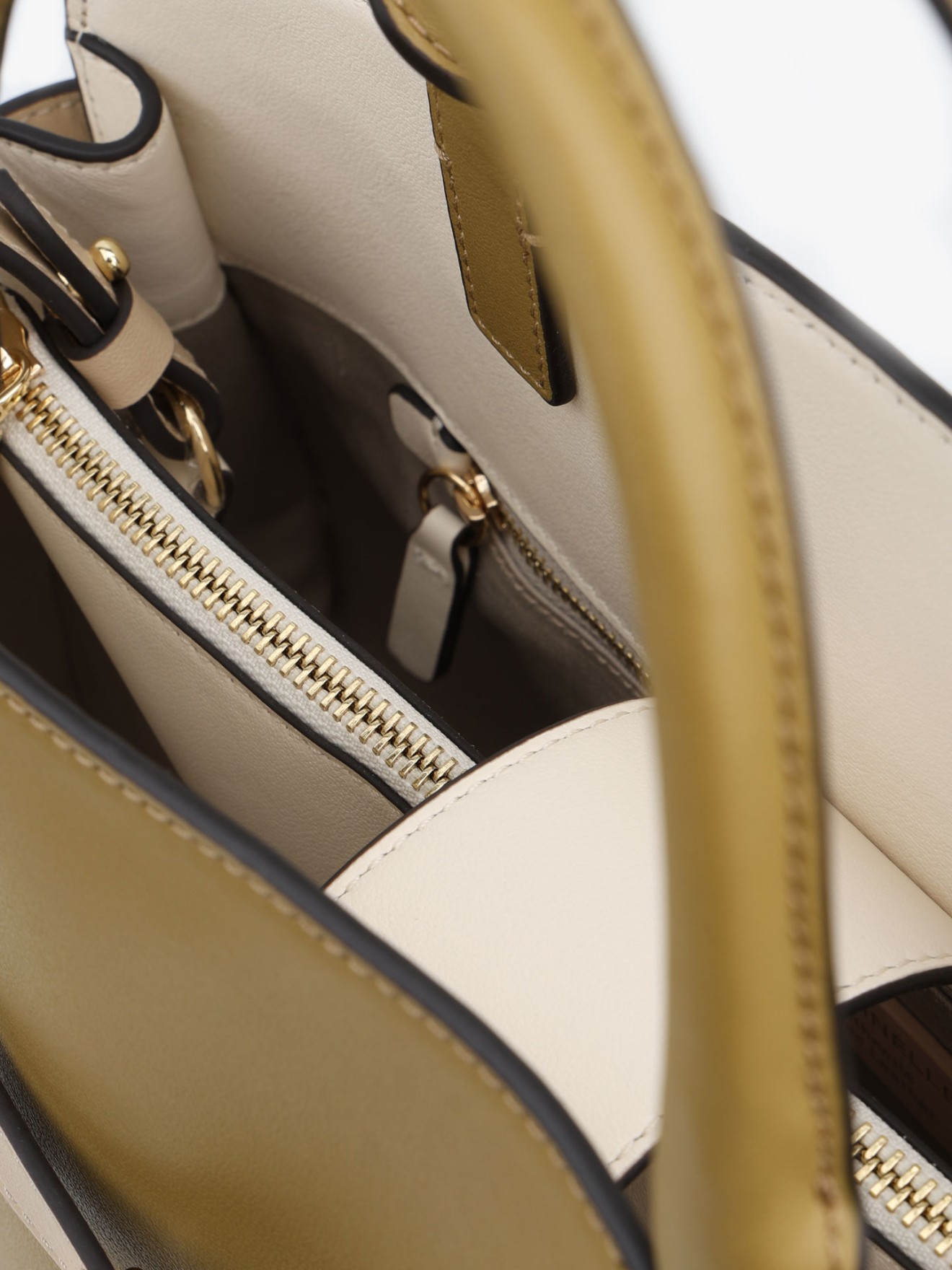 Mala de Mão em Pele