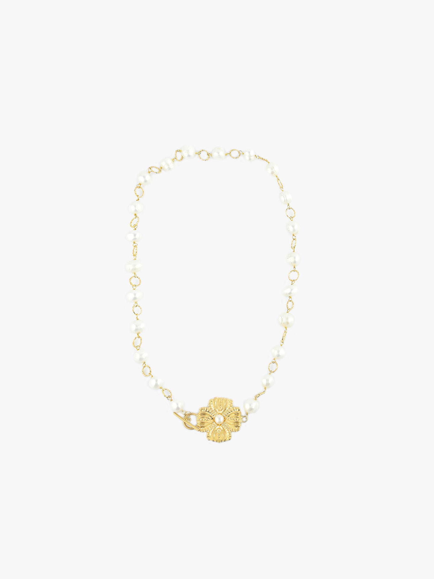 Colar de P�rolas com Fecho em Flor