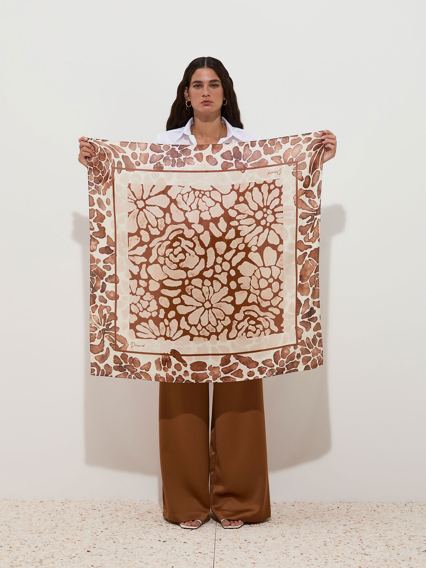 Lenço Quadrado com Estampado Floral