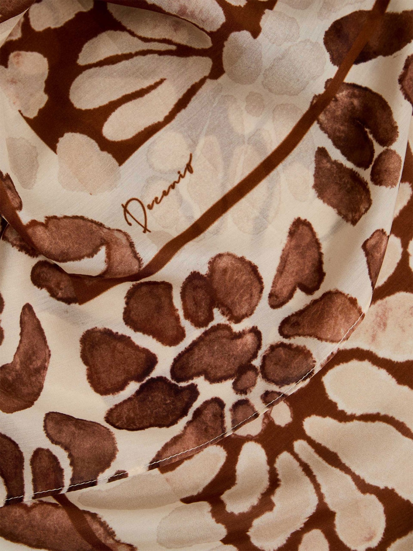 Len�o Quadrado com Estampado Floral