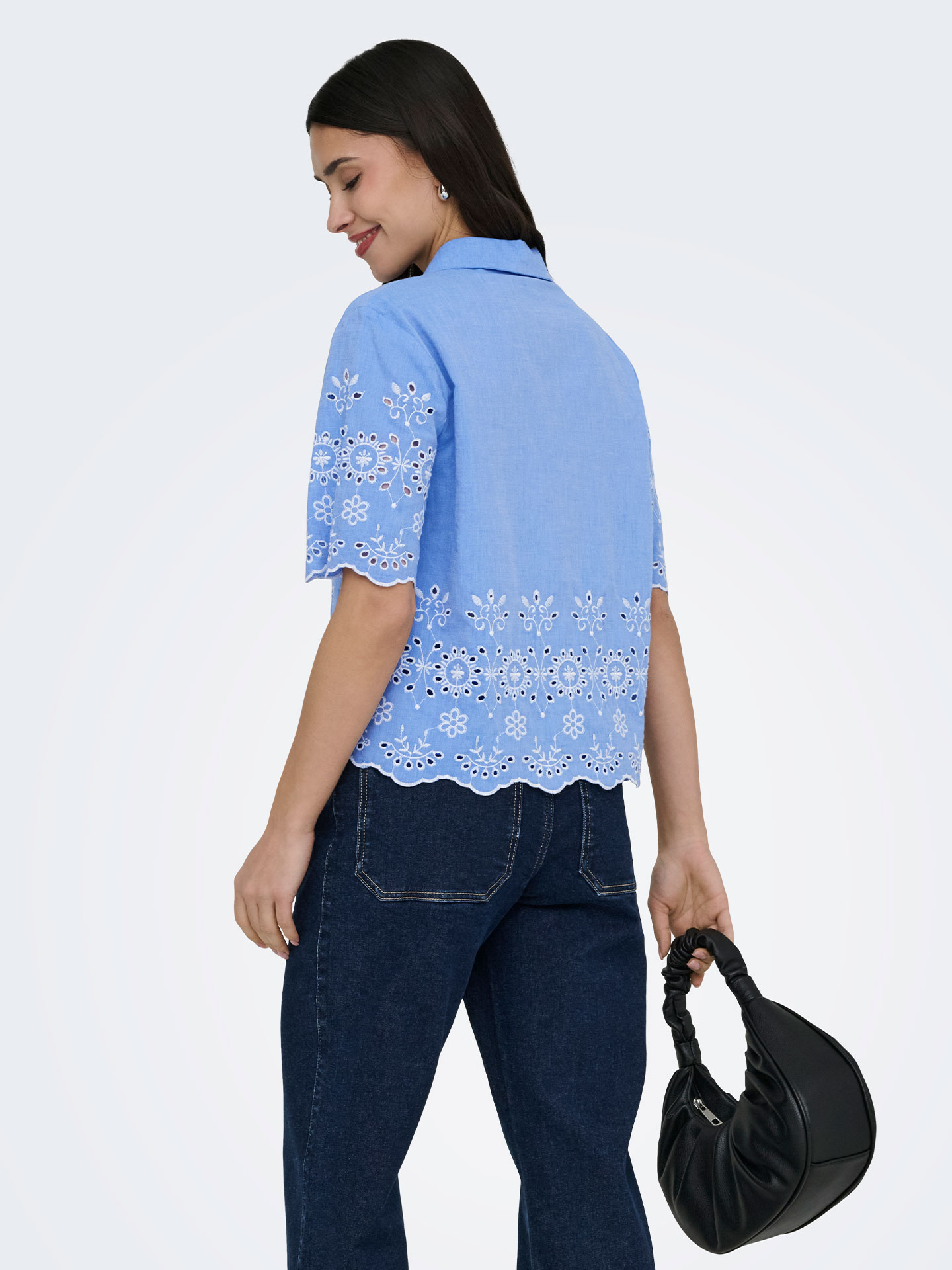 Camisa com Bordado Perfurado