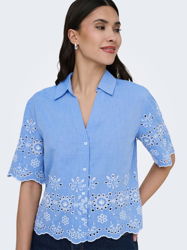 Camisa com Bordado Perfurado