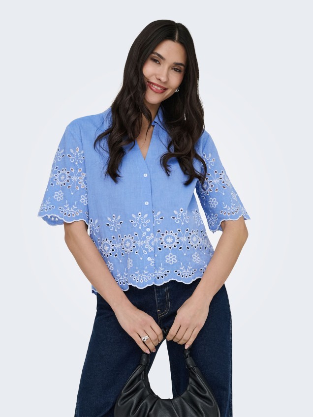 Camisa com Bordado Perfurado