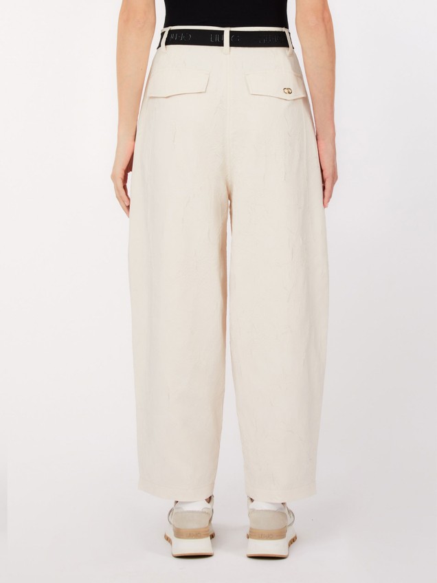 Calças Cargo com Textura Enrugada