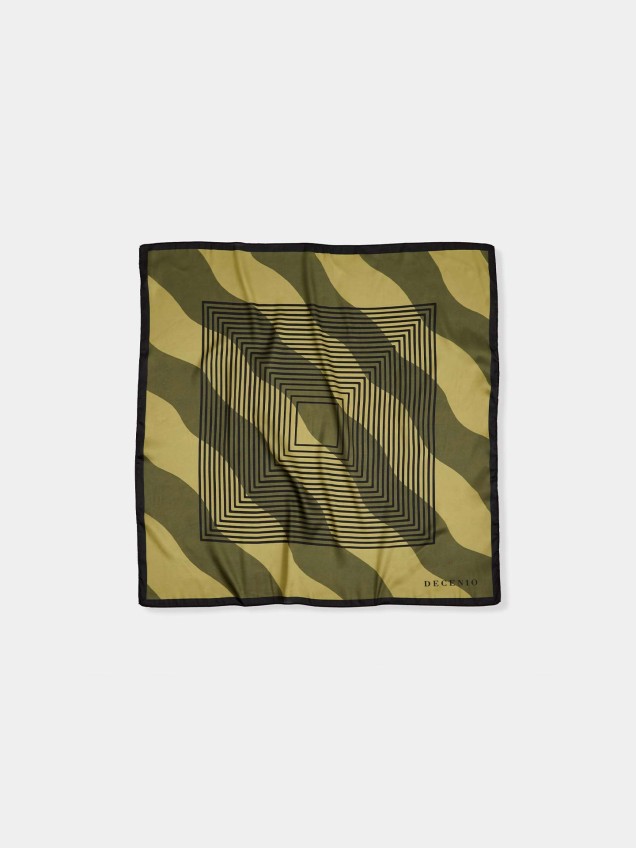 Lenço Quadrado com Estampado