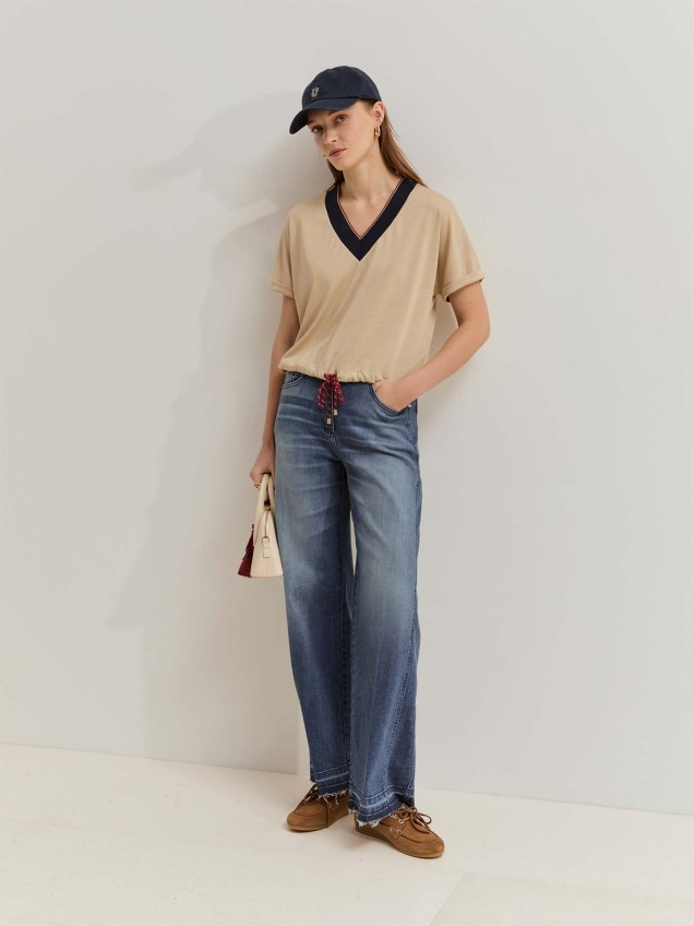 T-shirt de Manga Curta com Decote em V