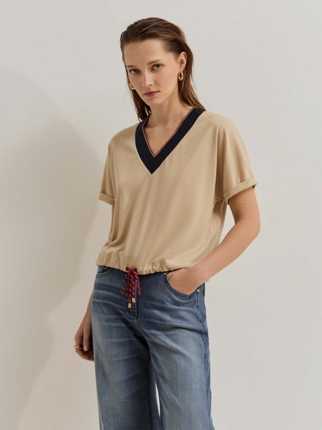 T-shirt de Manga Curta com Decote em V