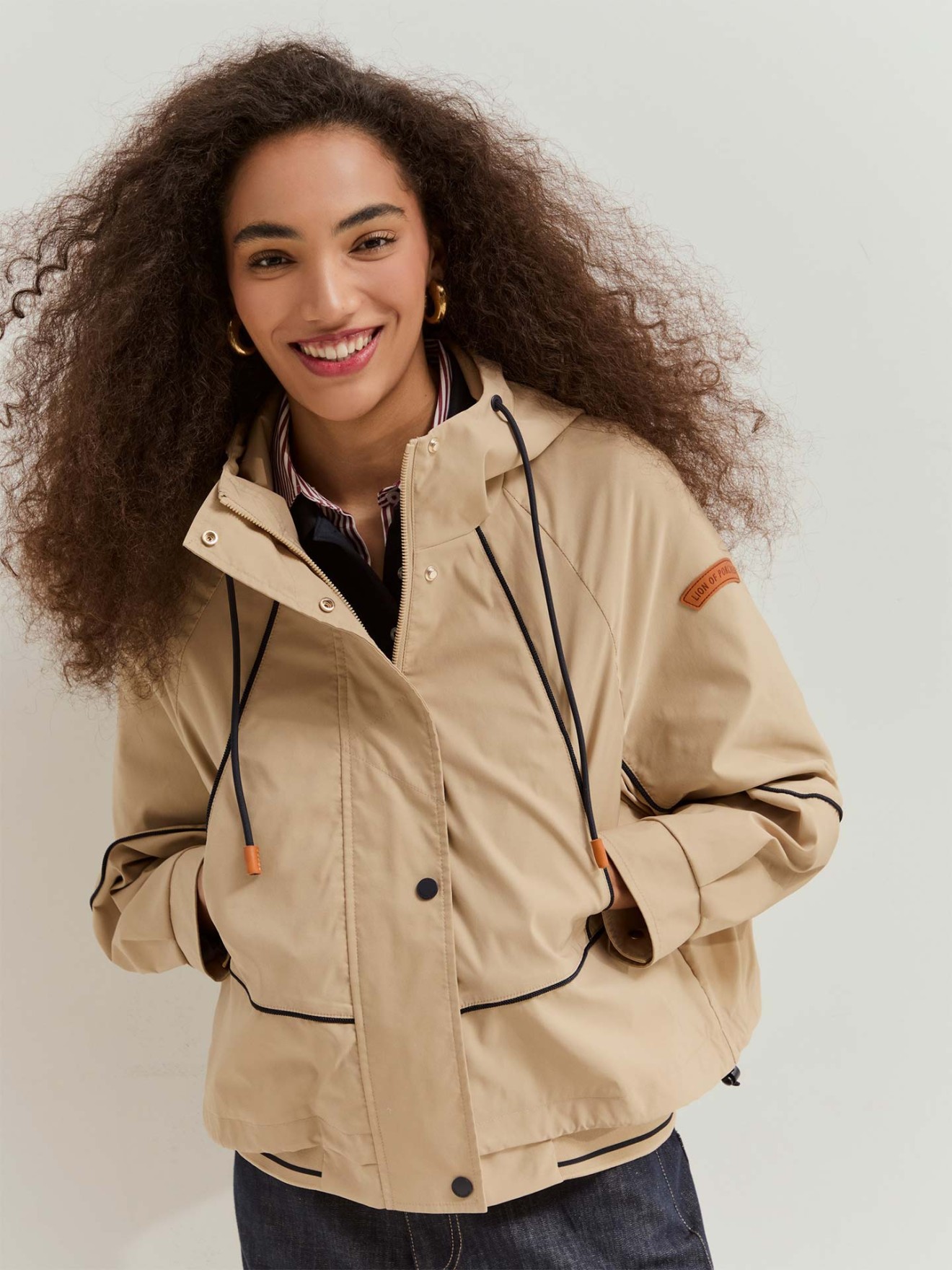 Blus�o Curto com Capuz