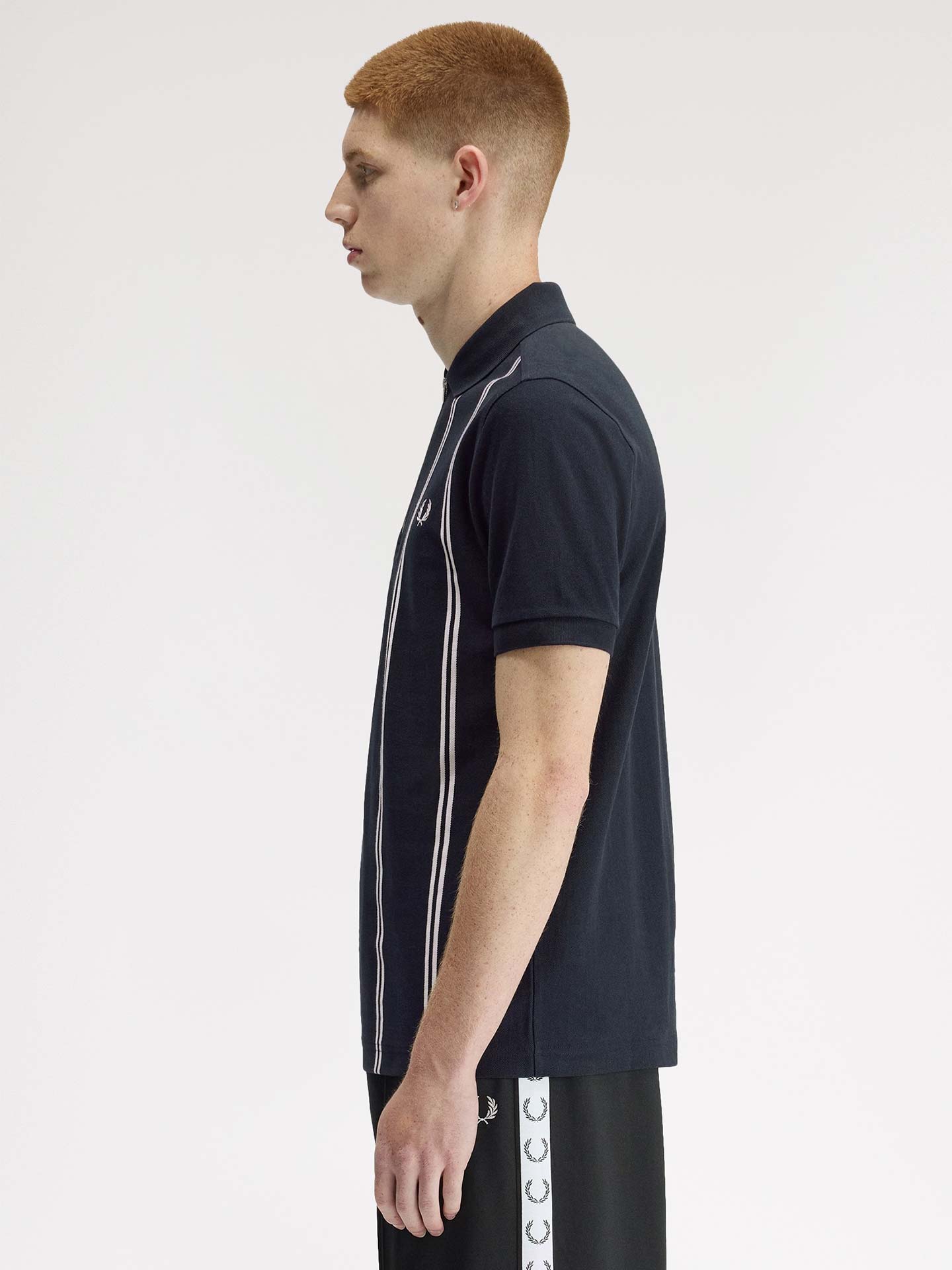 Polo Piqué com Riscas e Meio Fecho M2419