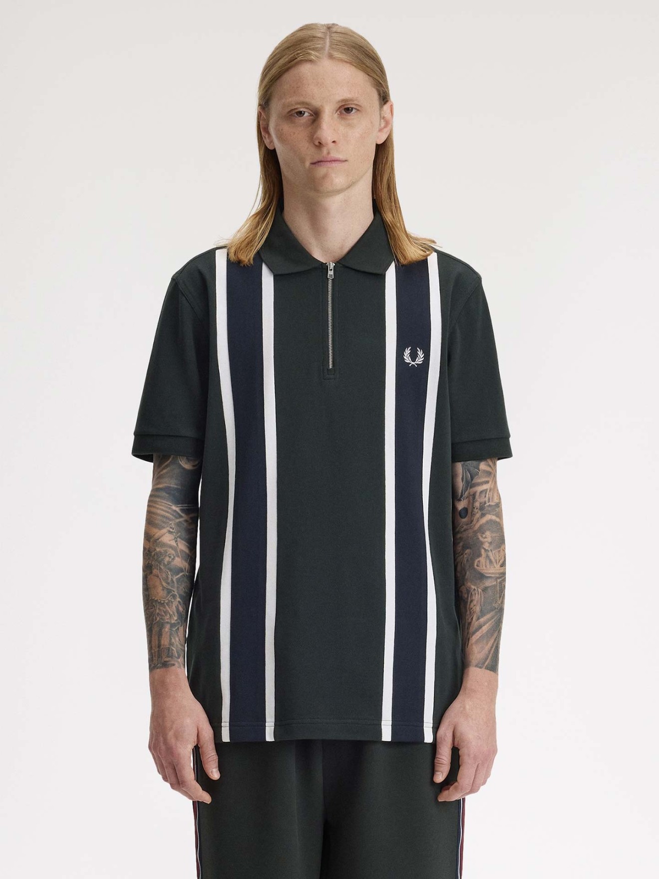 Polo Piqu� com Riscas e Meio Fecho M2420