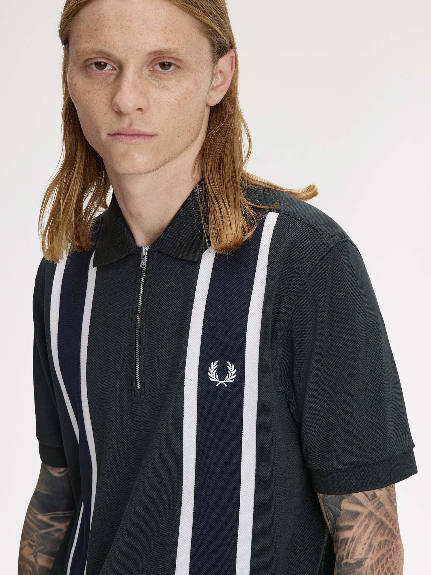 Polo Piqué com Riscas e Meio Fecho M2420