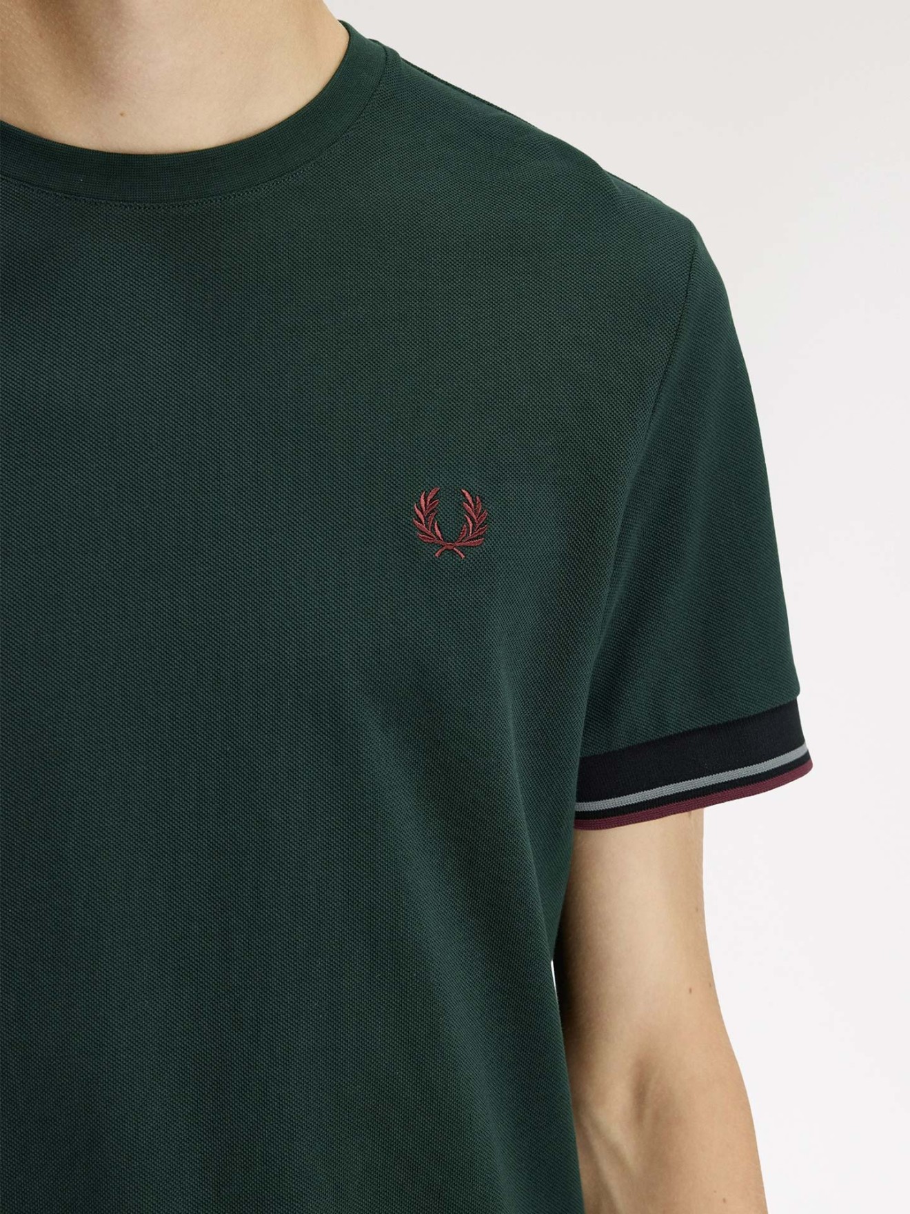 T-shirt com Punhos de Faixa Dupla M2396