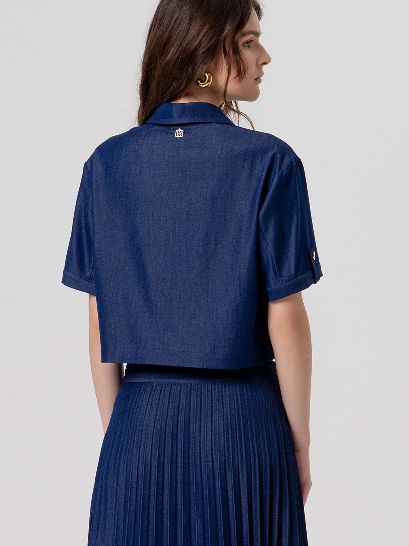 Polo Cropped de Manga Curta com Bolso