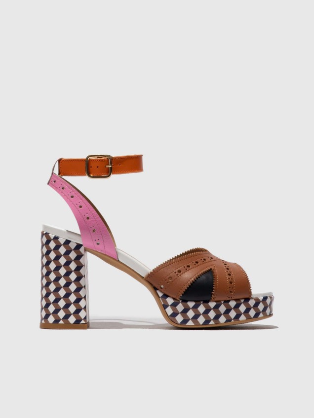 Sand�lias de Salto Eban em Pele