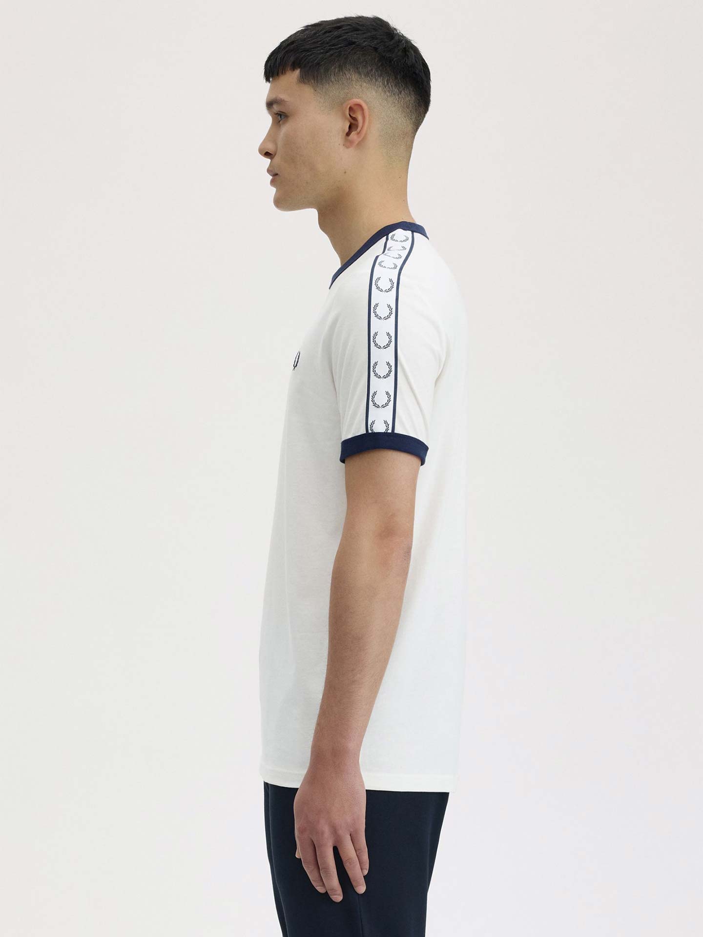 T-shirt com Fita Contrastante M4620