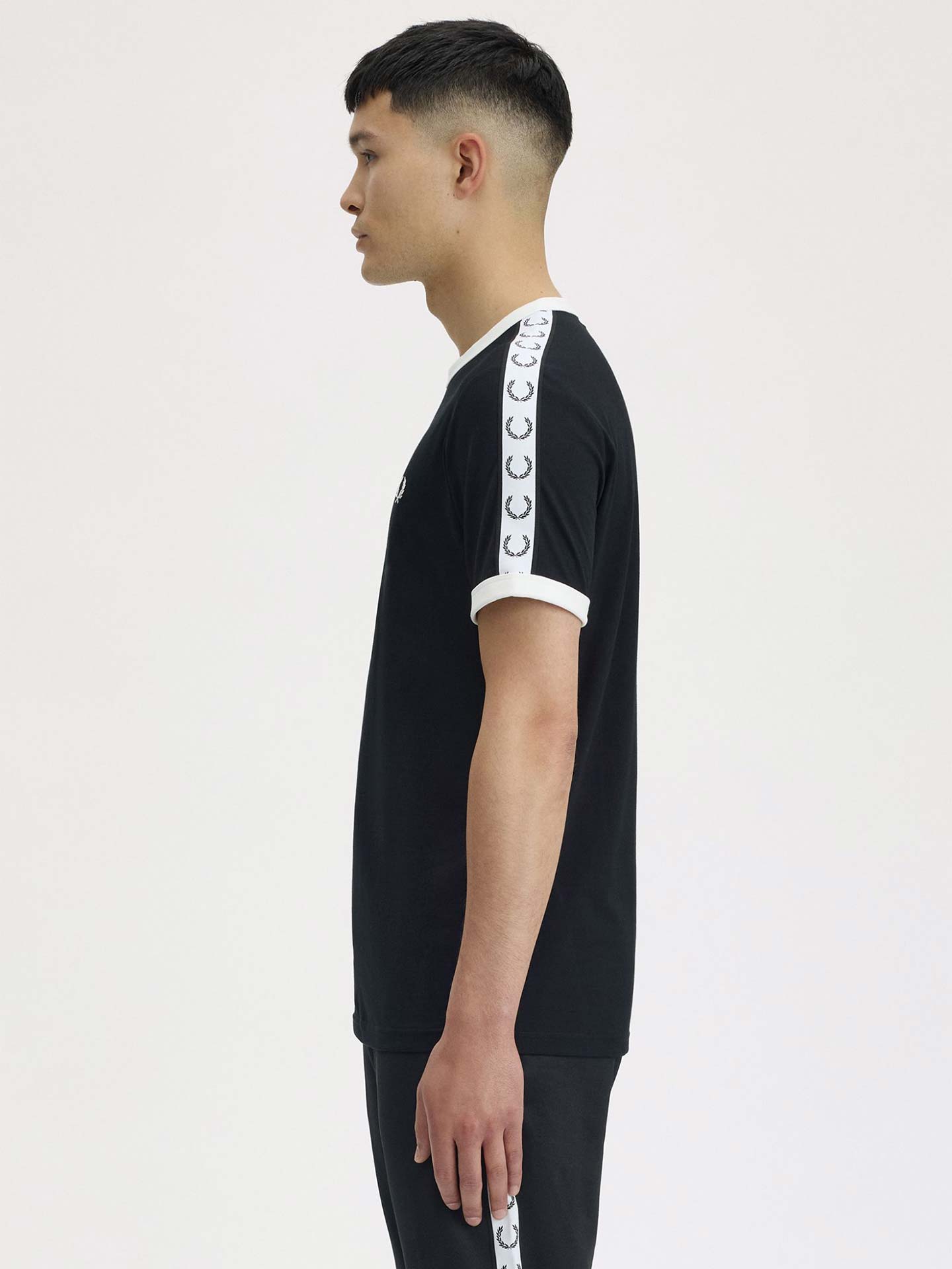 T-shirt com Fita Contrastante M4620