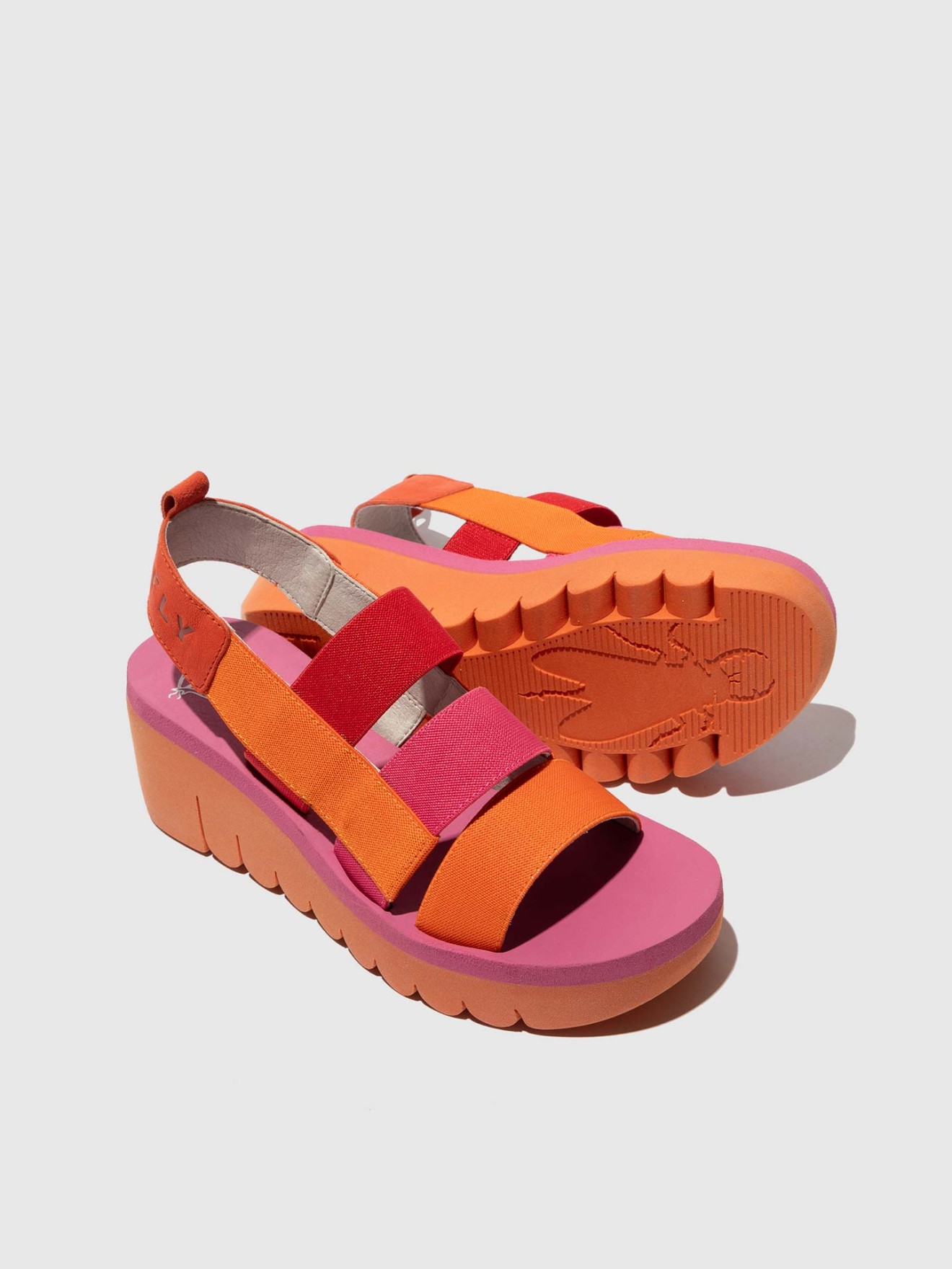 Sand�lias de Plataforma Yere em Pele