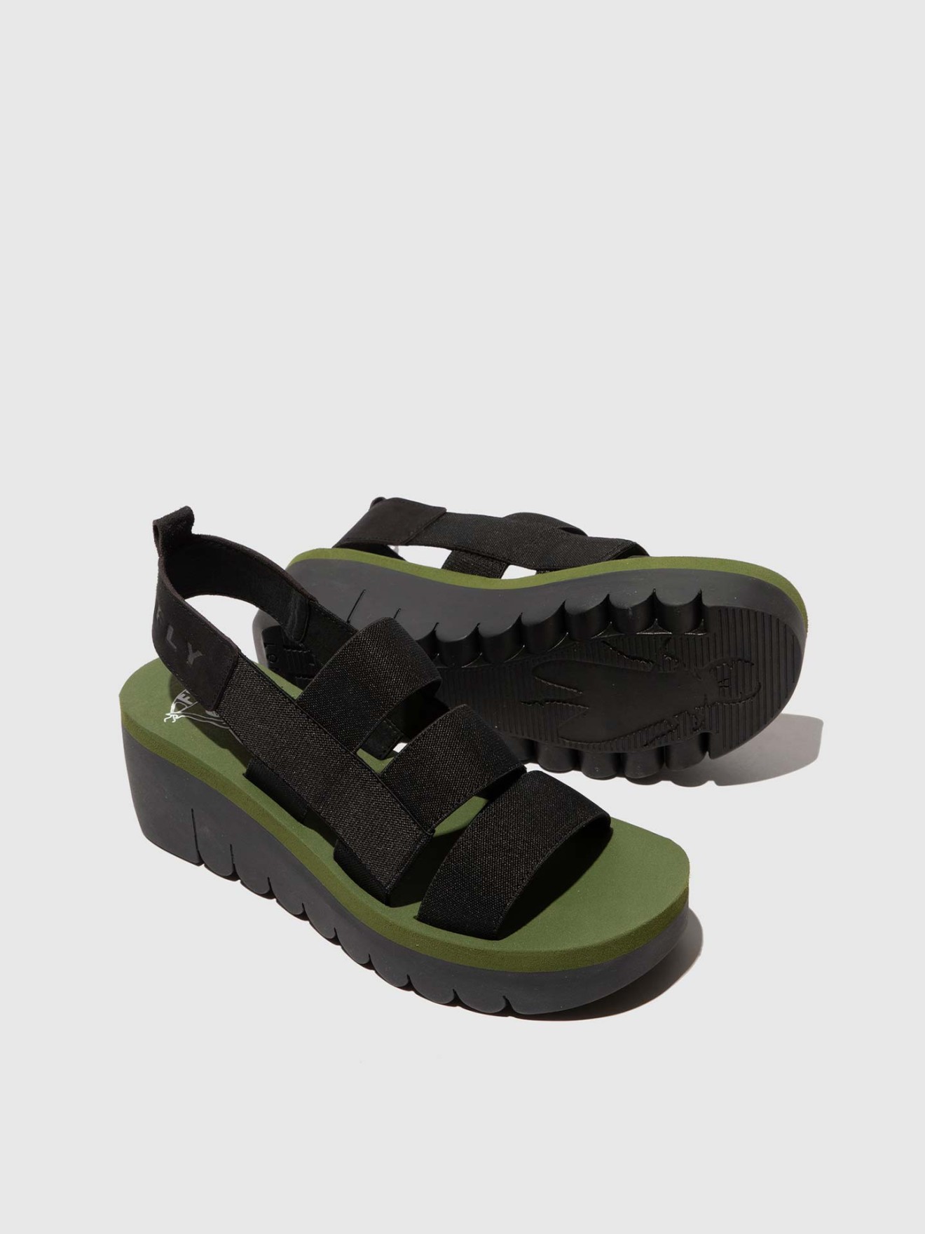 Sand�lias de Plataforma Yere em Pele