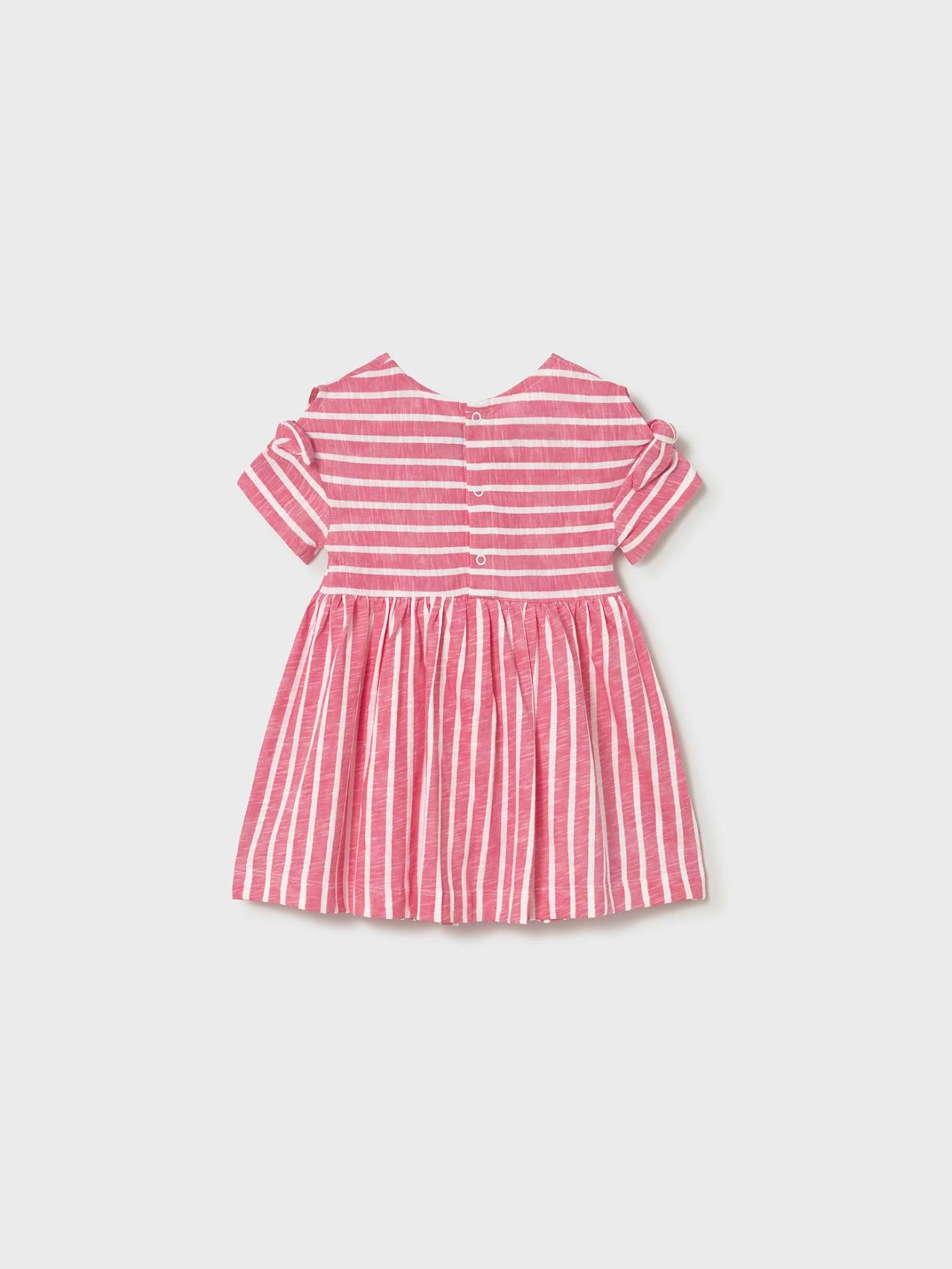Vestido com Padr�o e Mala
