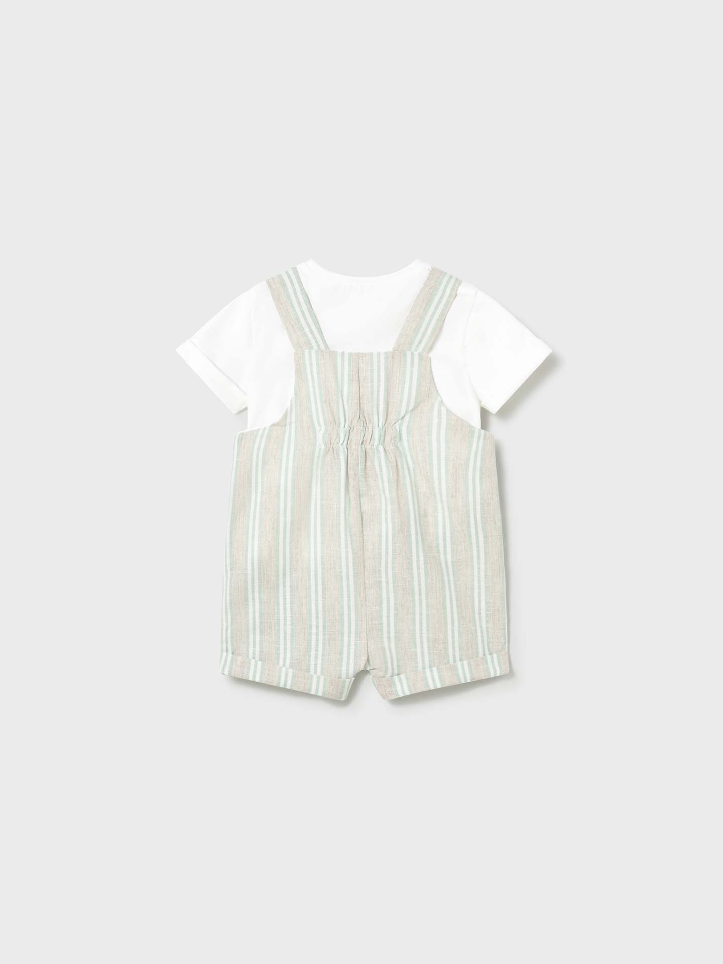 Conjunto de Jardineira-Calção e T-shirt