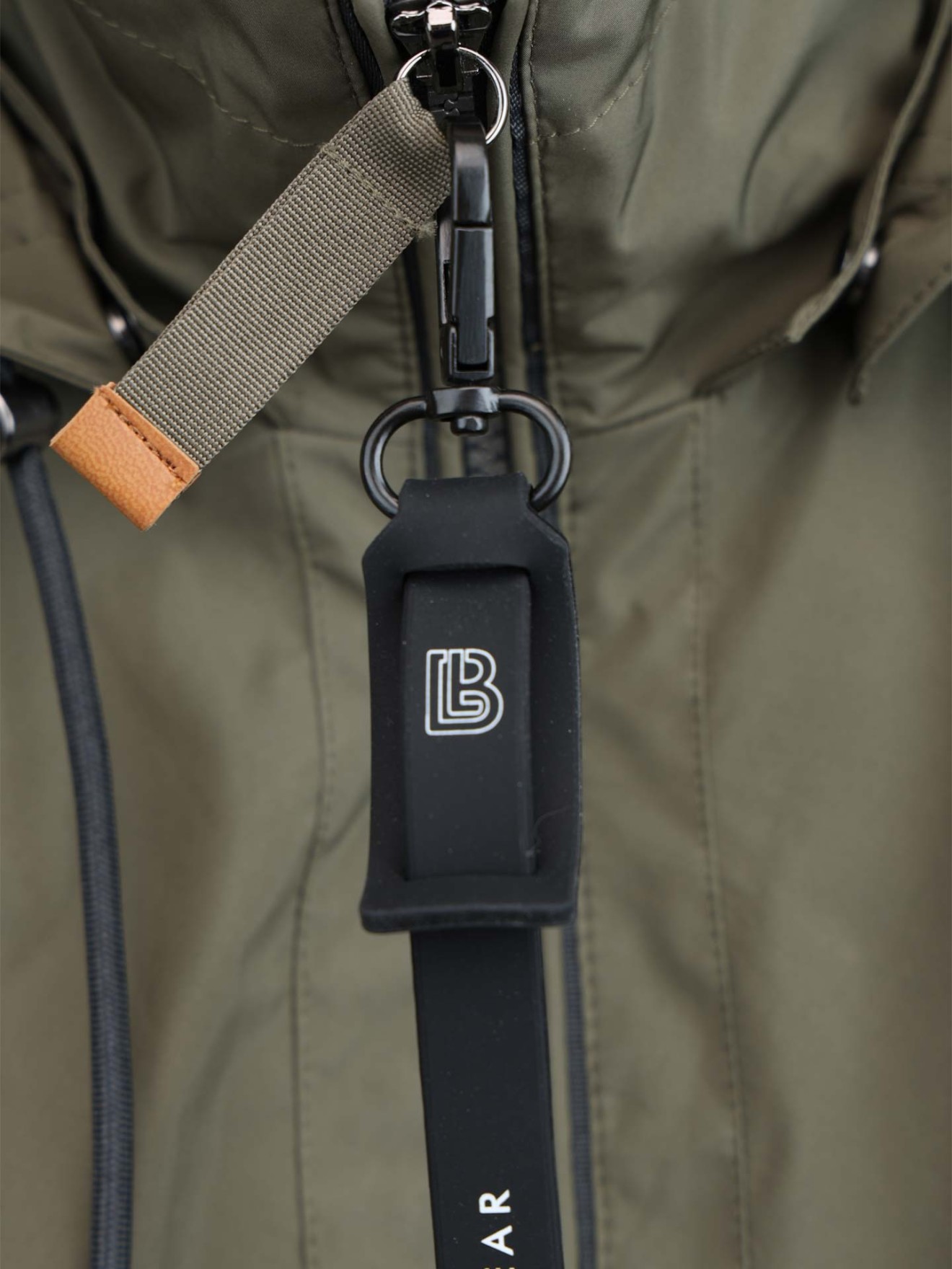 Parka com Capuz Ajust�vel