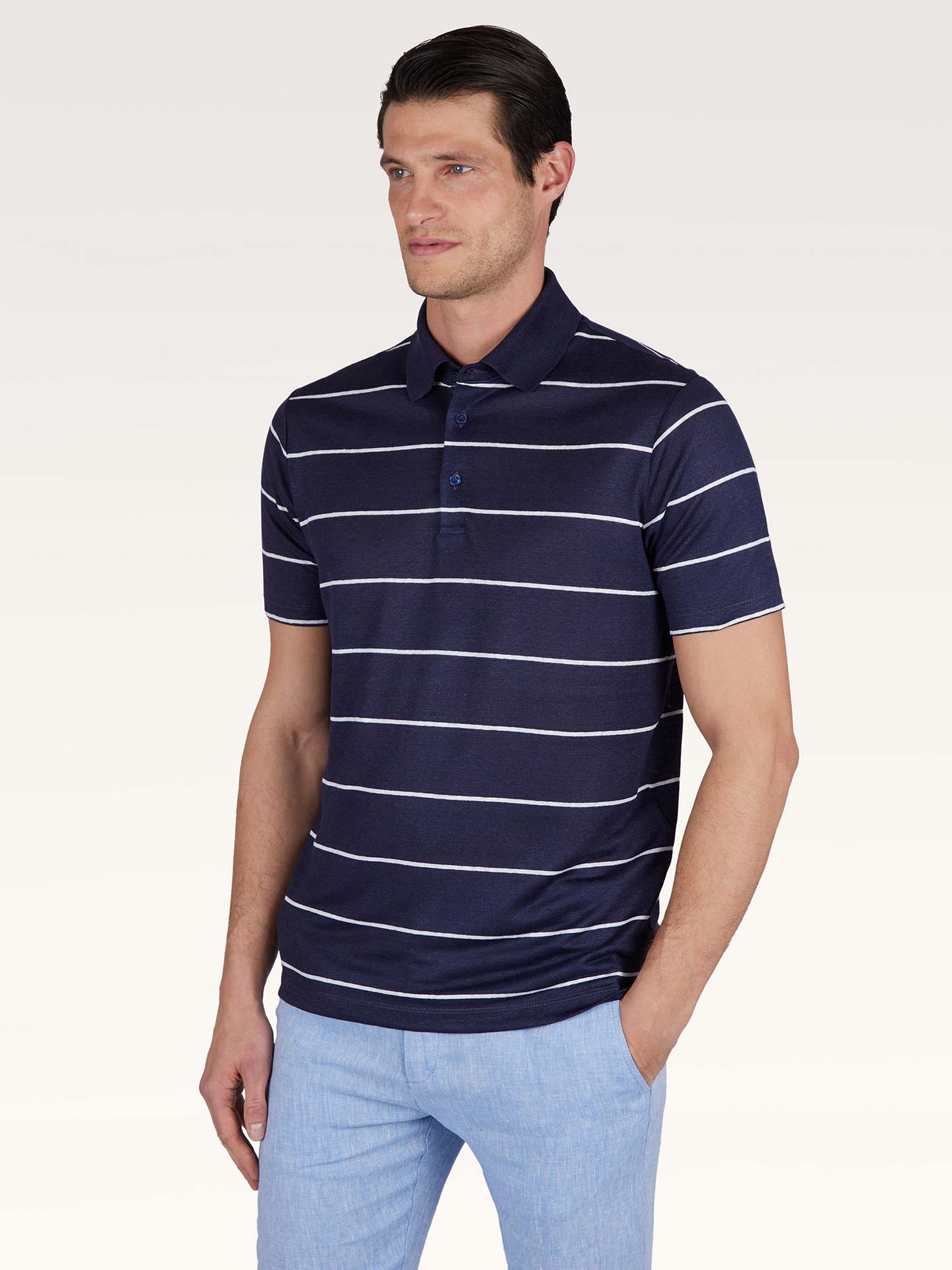 Polo com Padrão de Riscas